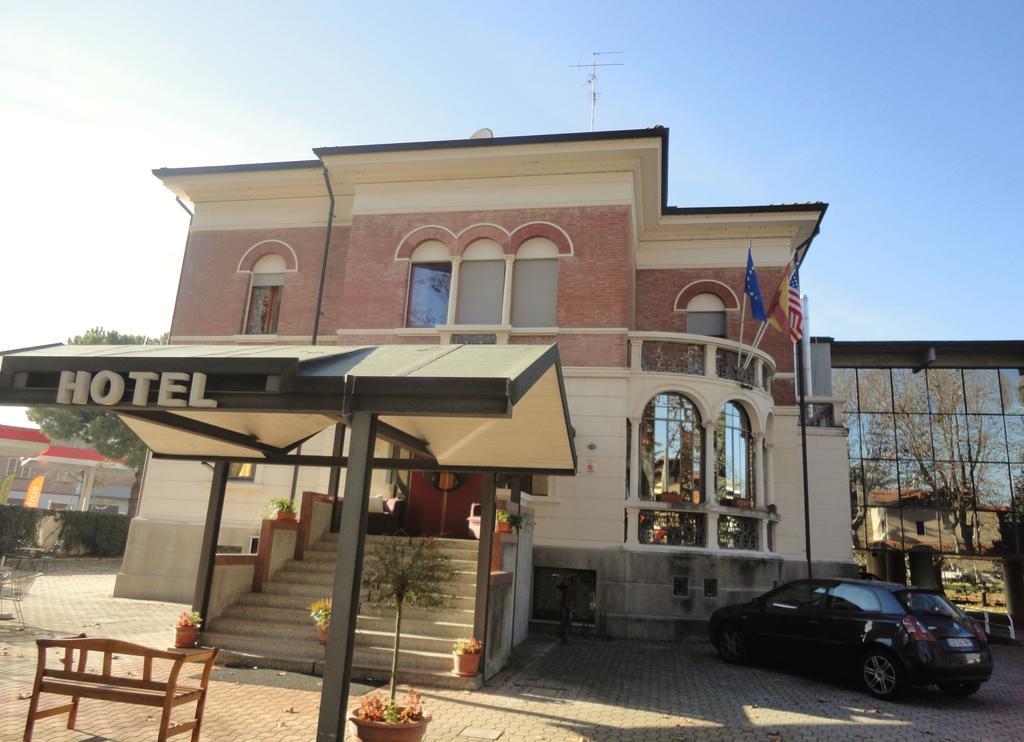 Hotel Villa Reale Argenta Exterior photo